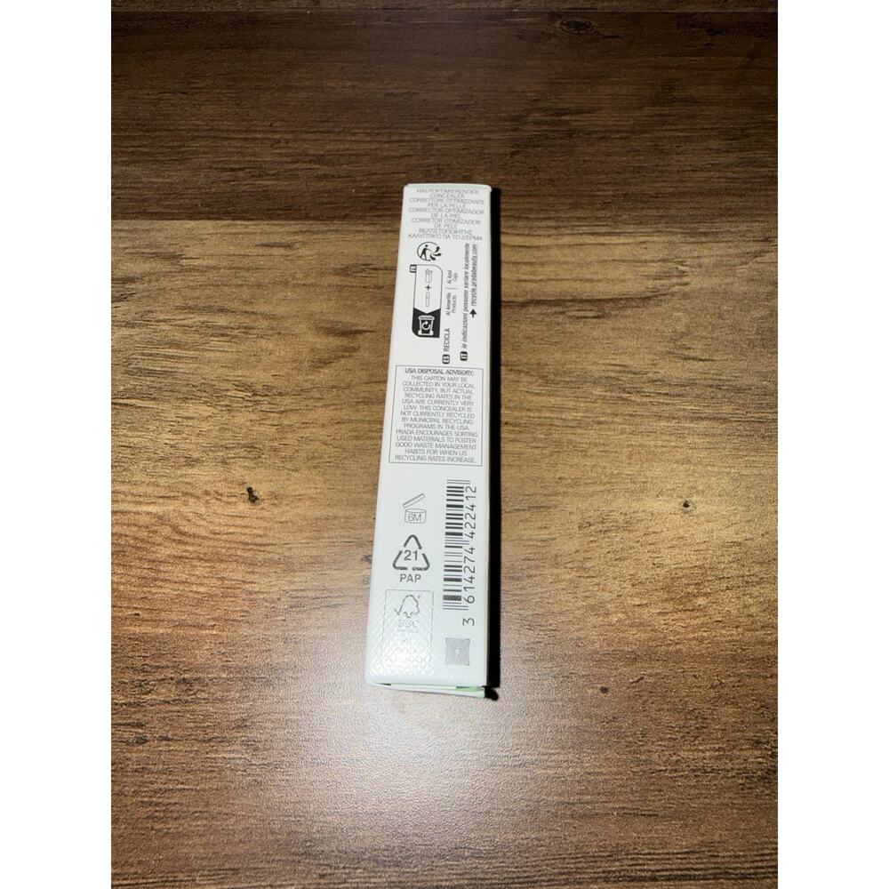 PRADA Beauty Micro-Correcting Concealer —MW6 Medium Warm (0.27 fl oz / 8 ml) NIB - Picture 2 of 6